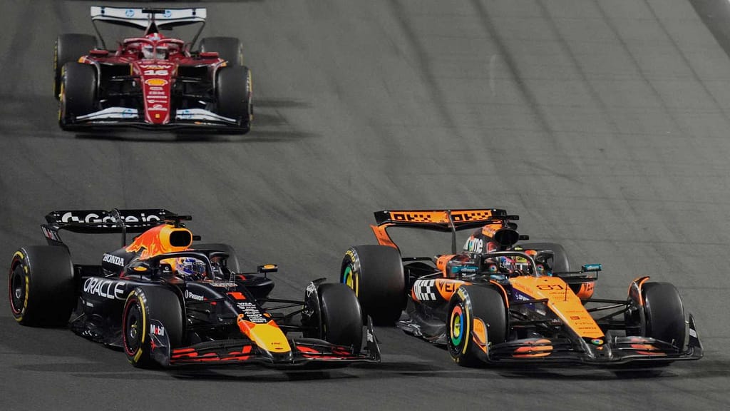 Oscar Piastri vs Max Verstappen